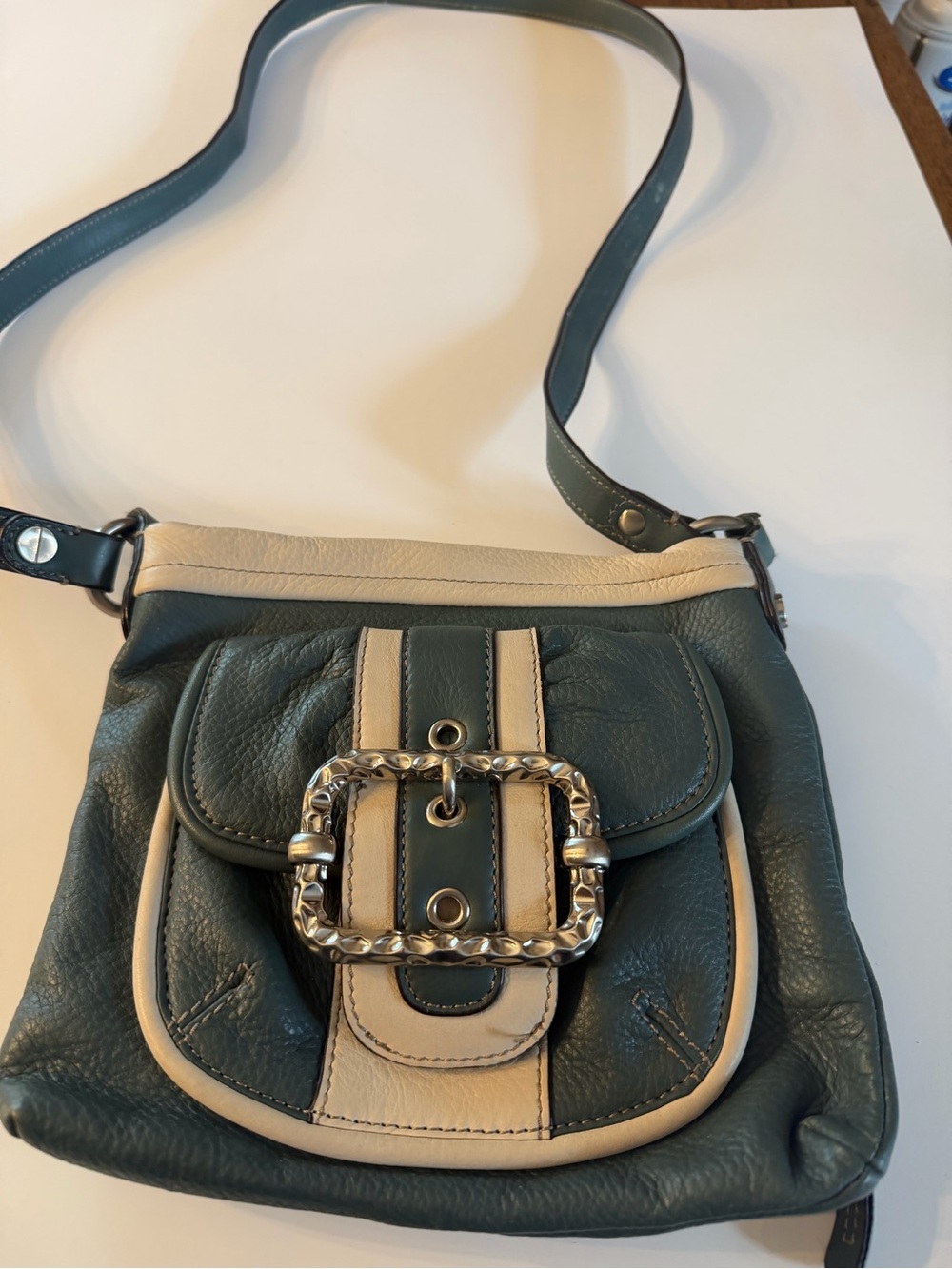 b. makowsky Vintage pebbled leather messenger crossbody purse teal and cream